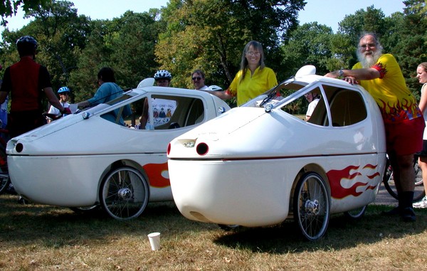 DaleMarycarbike-small.jpg